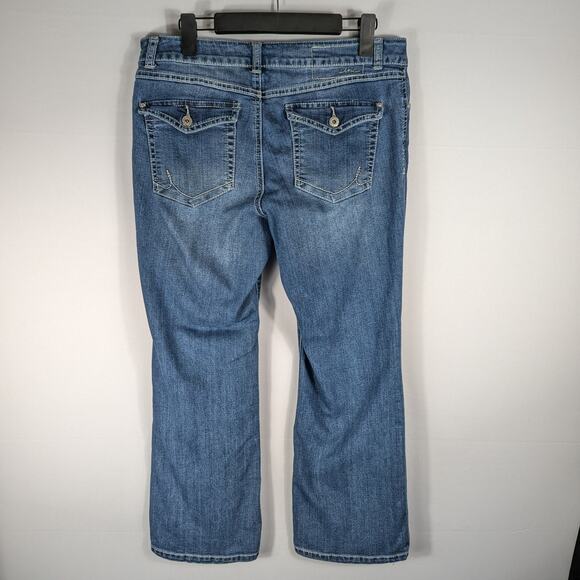 INC 10P Bootcut Jeans Women Blue Curvy Fit Short Stretch Denim Petite 36x28 - Picture 2 of 4